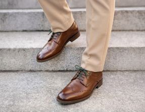 en_FootwearBurtonApril12-BrandPage_STCC_23/09