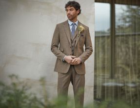 ar_Suits&BlazersBurtonApril12-BrandPage_STCC_23/09